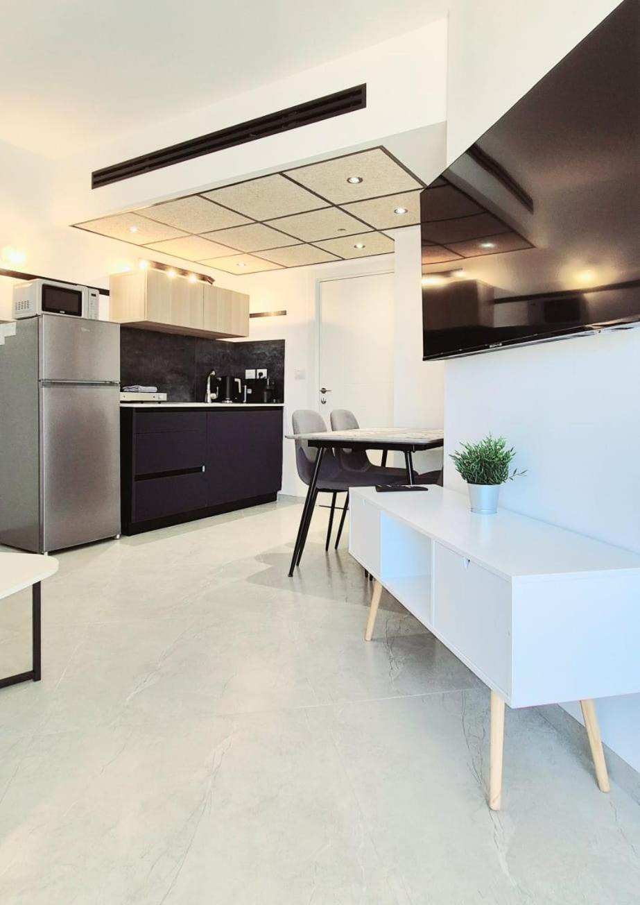 Go To Apartments In Leonardo Bat Yam Room photo